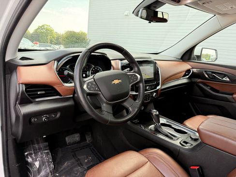 Used 2018 Chevrolet Traverse High Country AWD/4WD image 17