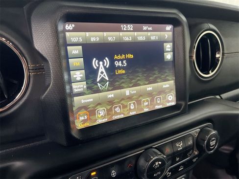 Used 2021 Jeep Gladiator Overland image 13