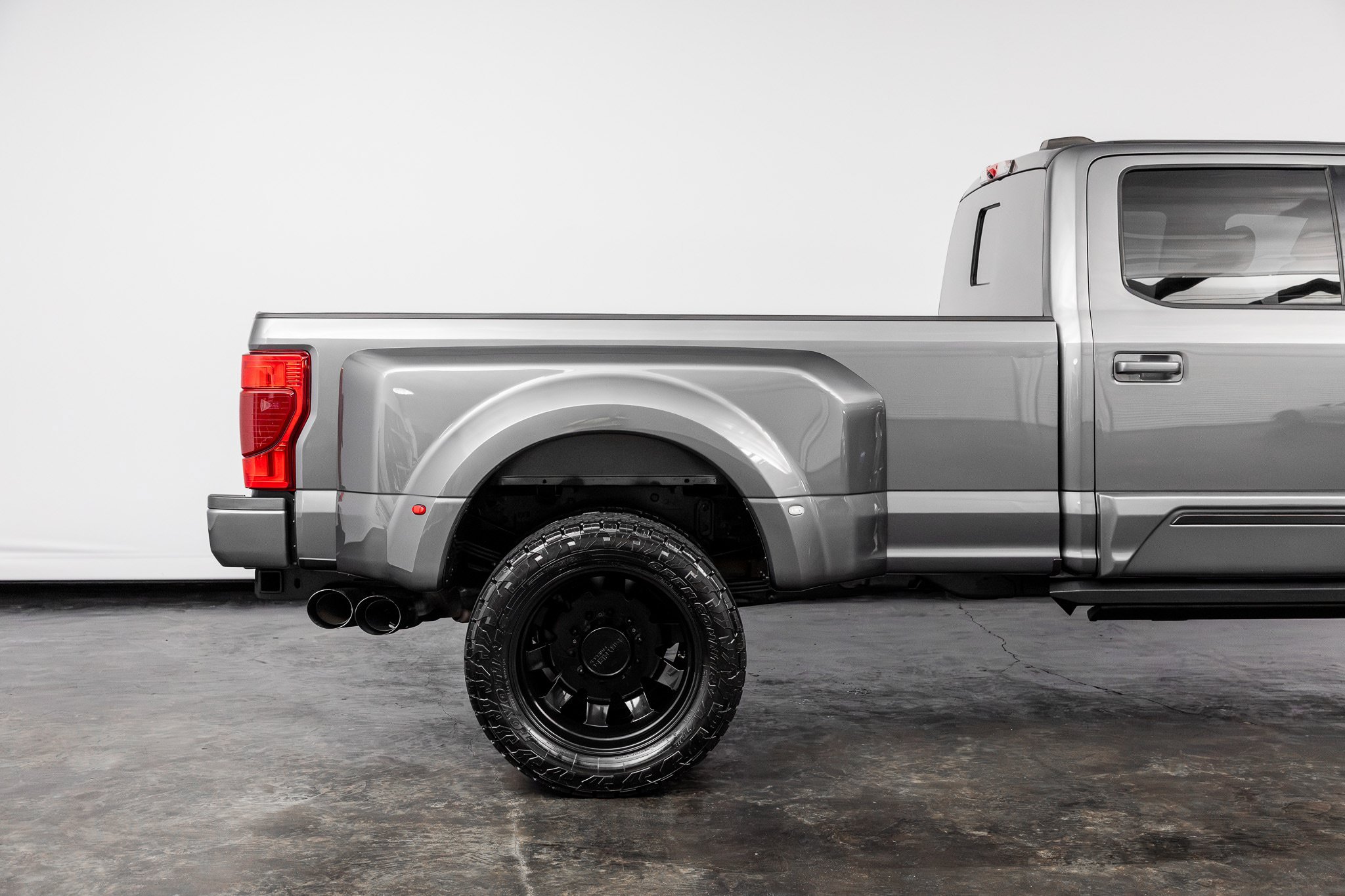 Used 2022 Ford F450 Lariat w/ Lariat Ultimate Package AWD/4WD image 26