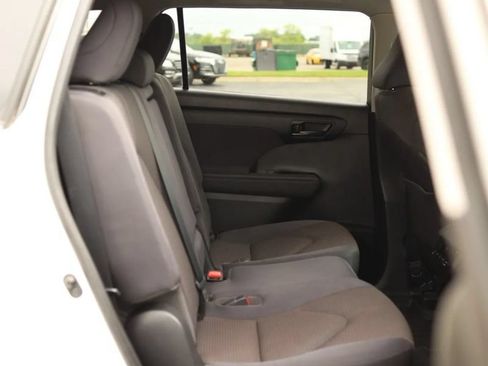 Used 2020 Toyota Highlander L AWD/4WD image 49