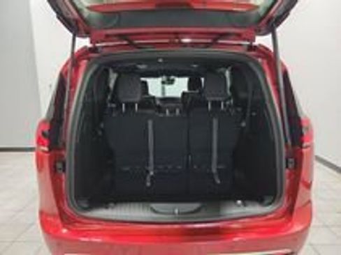 New 2026 Chrysler Pacifica Select image 8