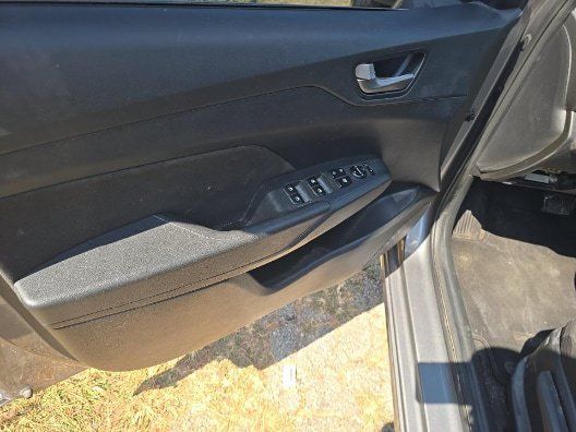Used 2022 Hyundai Accent SEL FWD image 14