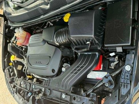 Used 2022 Chrysler Pacifica Touring-L FWD image 34