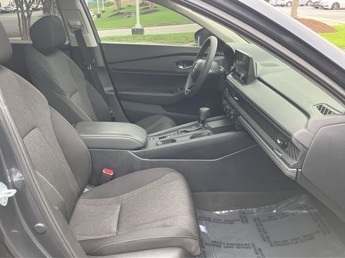 Used 2025 Honda Accord SE image 35