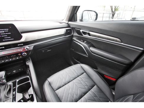 Certified 2025 Kia Telluride SX Prestige X-Line AWD/4WD image 12
