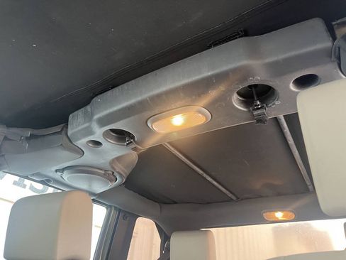 Used 2009 Jeep Wrangler Unlimited X RWD image 36