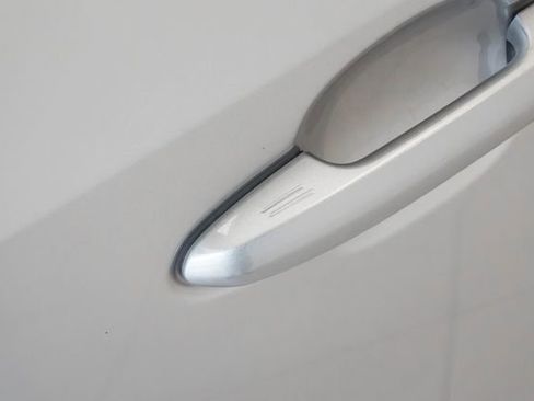 Used 2024 Toyota RAV4 XLE FWD image 3