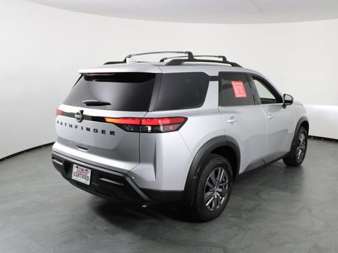 Certified 2025 Nissan Pathfinder SV w/ Black Appearance Package FWD image 4