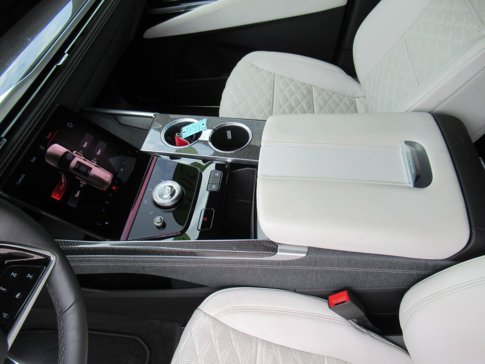 Certified 2025 Cadillac Escalade V AWD/4WD image 21
