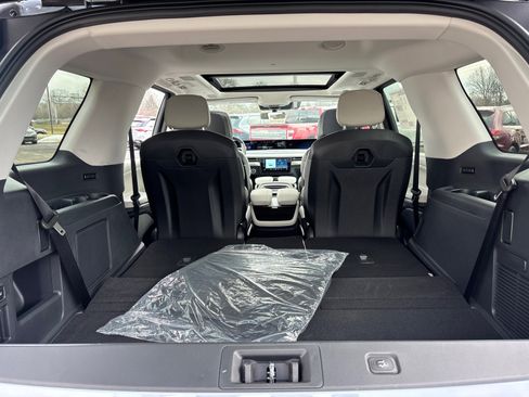 New 2026 Lincoln Navigator Reserve w/ Jet Appearance Package AWD/4WD image 9