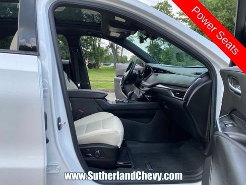 Used 2023 Cadillac XT4 Sport w/ Sun And Sound Package AWD/4WD image 19