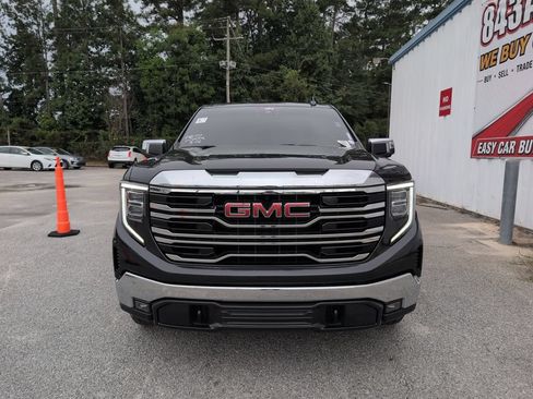 Used 2023 GMC Sierra 1500 SLT w/ SLT Premium Package RWD image 3