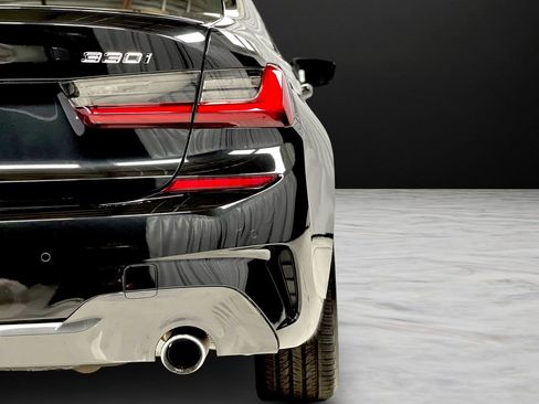 Used 2022 BMW 330i xDrive Sedan w/ M Sport Package image 15