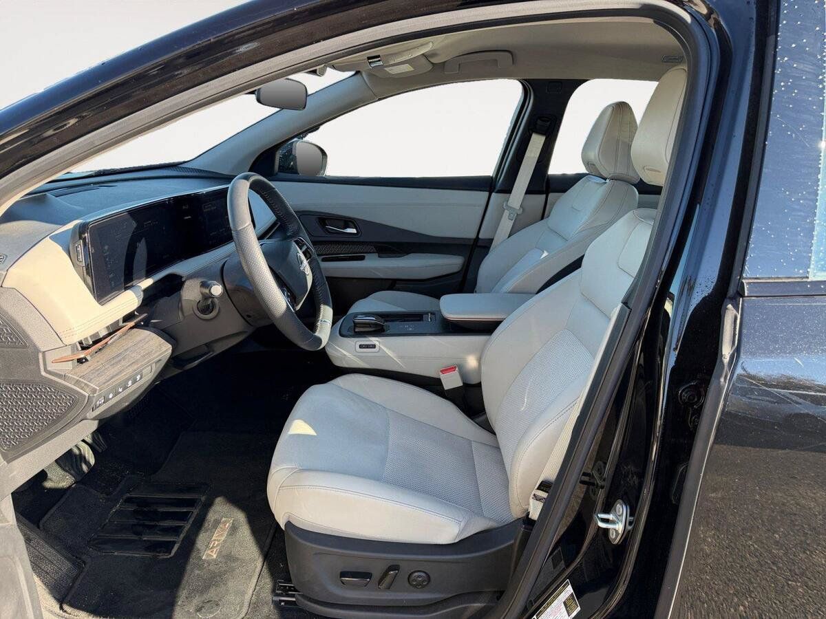 Used 2024 Nissan Ariya AWD image 9