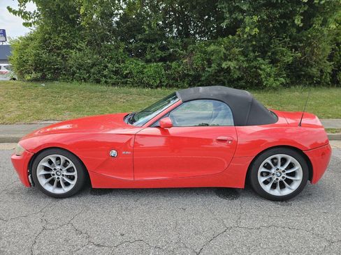 Used 2004 BMW Z4 2.5i RWD image 2