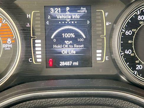 Used 2022 Jeep Cherokee Latitude w/ Sun & Sound Group image 12