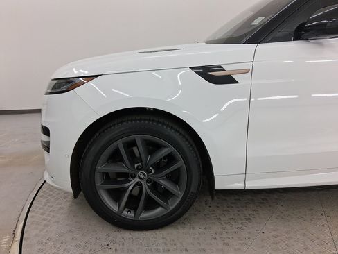 Used 2023 Land Rover Range Rover Sport SE Dynamic image 11
