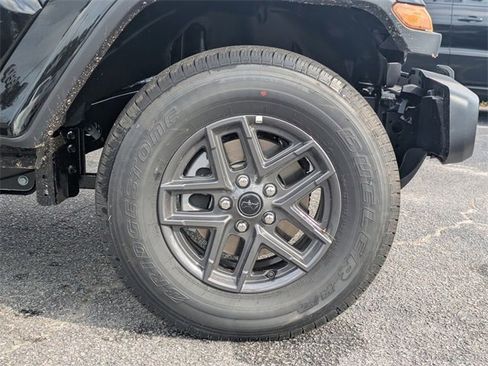 New 2025 Jeep Gladiator Sport image 11