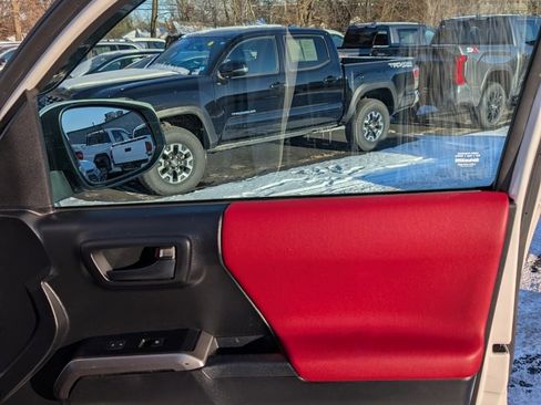 Used 2021 Toyota Tacoma SR5 image 19