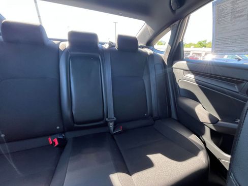 Used 2025 Honda Civic Sport image 35