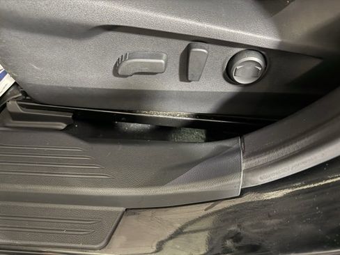 Used 2020 Subaru Legacy Limited image 26