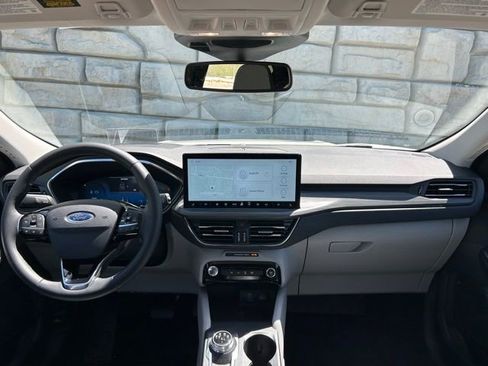 Used 2025 Ford Escape SE w/ PHEV Premium Package FWD image 10