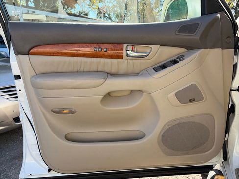 Used 2004 Lexus GX 470 image 21