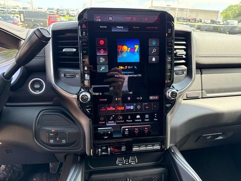 New 2026 RAM 2500 Laramie AWD/4WD image 12