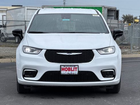 New 2026 Chrysler Pacifica Select image 8