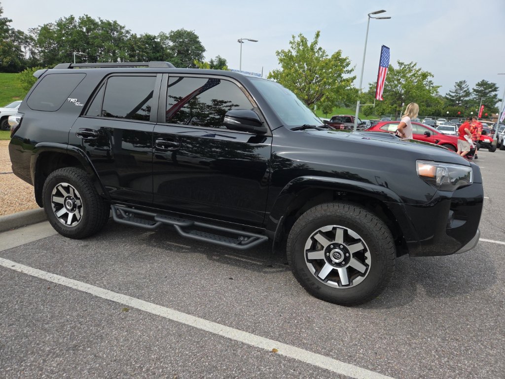 Used 2021 Toyota 4Runner TRD Off-Road Premium w/ Moonroof Package AWD/4WD image 1