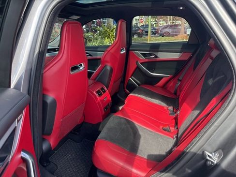 Used 2022 Jaguar F-PACE SVR image 8