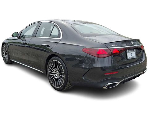 Used 2025 Mercedes-Benz E 350 4MATIC Sedan image 4