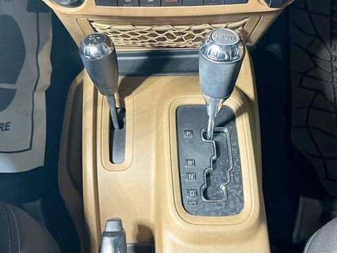 Used 2013 Jeep Wrangler Unlimited Sahara image 16