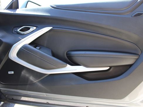 Used 2019 Chevrolet Camaro SS RWD image 13
