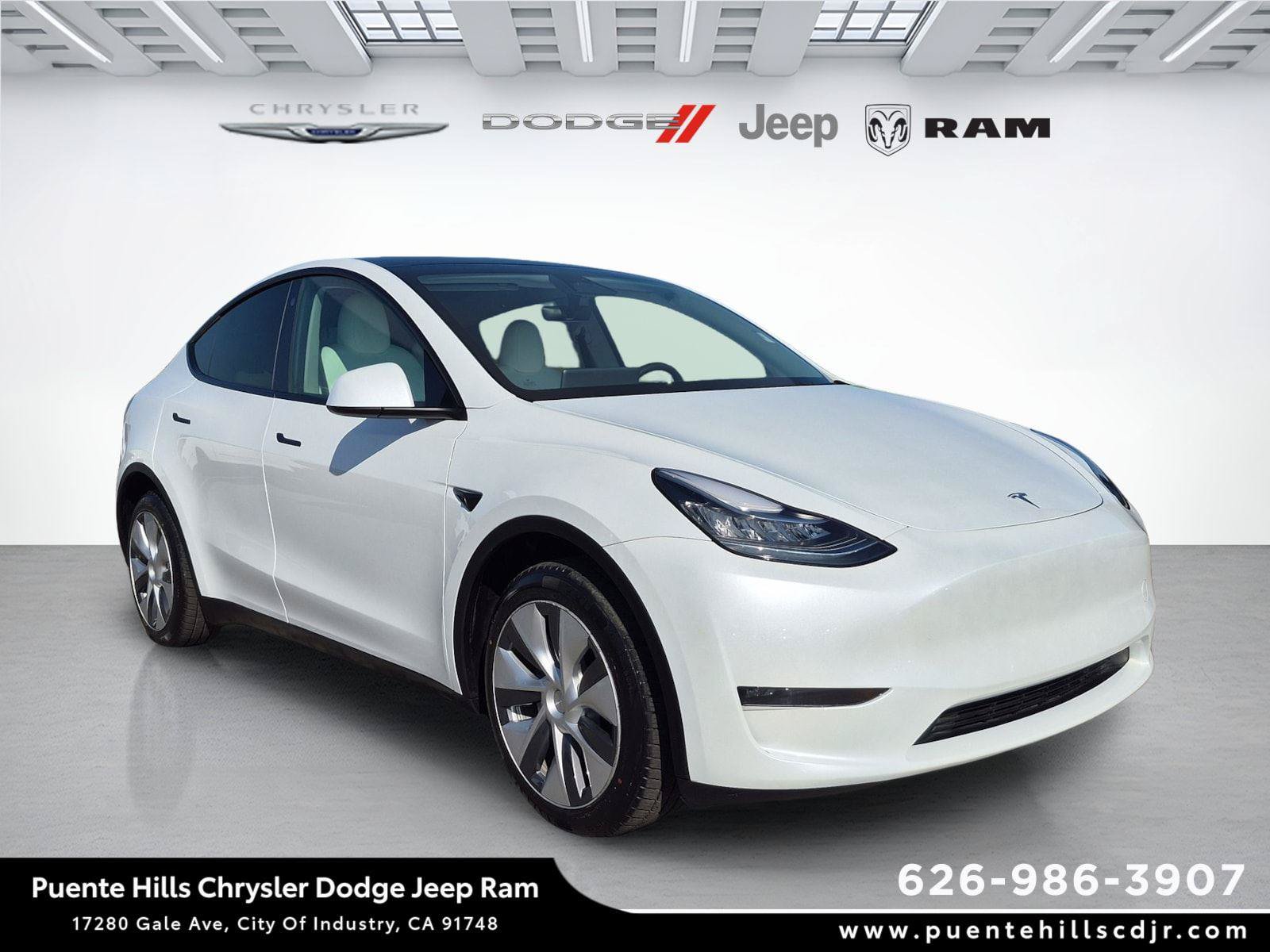 Used 2023 Tesla Model Y AWD image 1