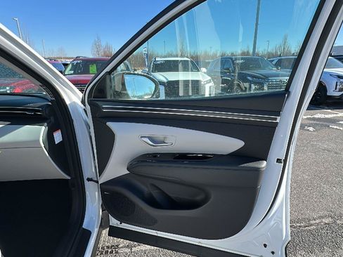 Certified 2024 Hyundai Tucson Limited AWD/4WD image 9