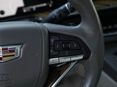 Used 2021 Cadillac Escalade ESV Premium Luxury Platinum image 45