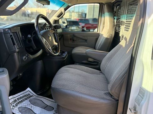 Used 2016 Chevrolet Express 3500 image 17