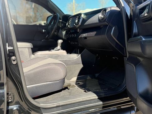 Used 2021 Toyota Tacoma TRD Sport w/ Technology Package AWD/4WD image 61