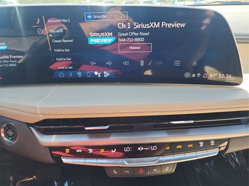 Used 2024 Cadillac XT4 Luxury w/ Cold Weather Package image 13