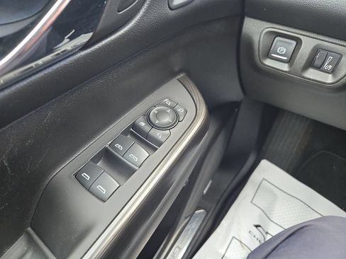 Certified 2023 GMC Acadia SLT w/ Preferred Package AWD/4WD image 13