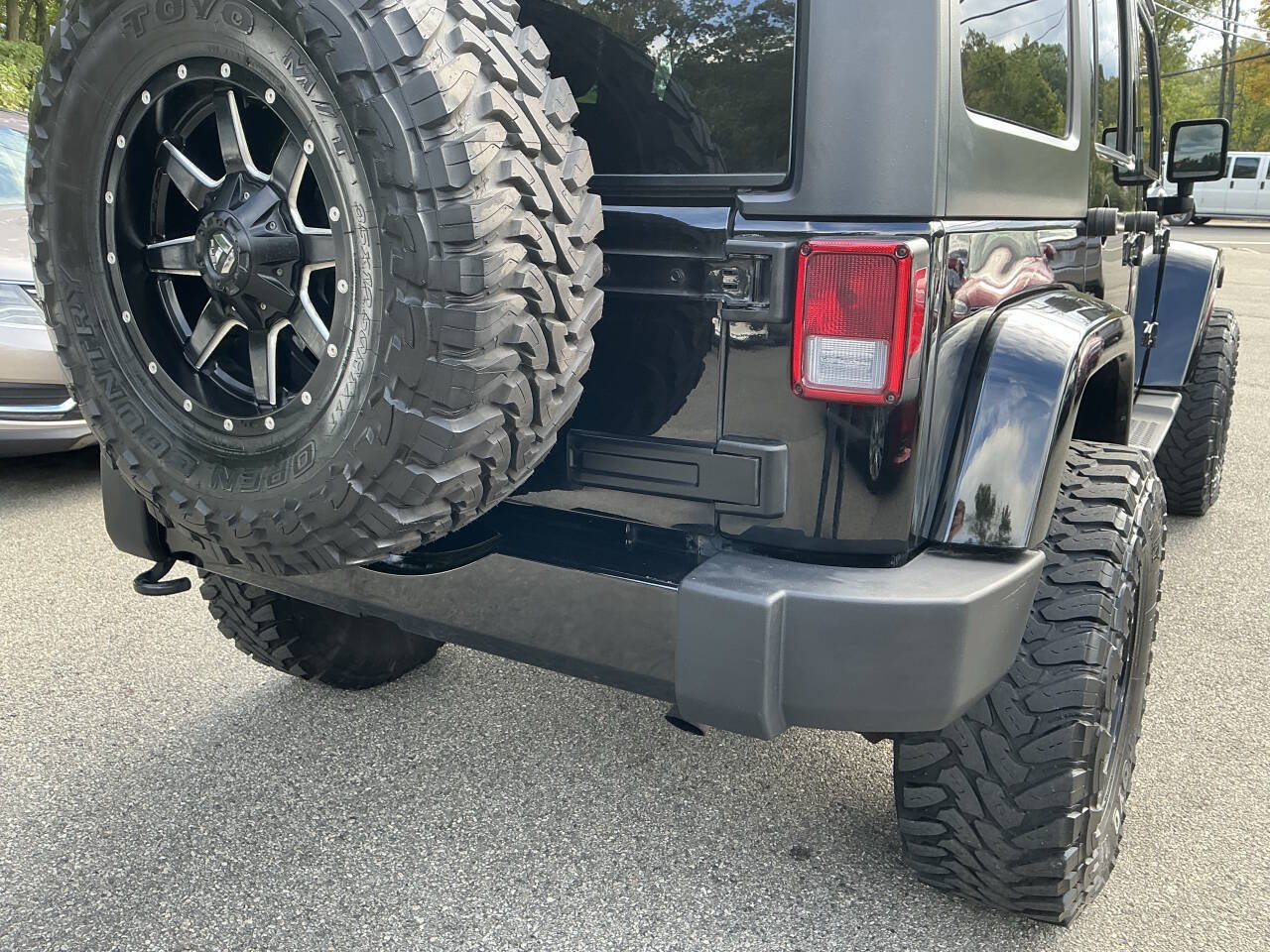 Used 2016 Jeep Wrangler Unlimited Sahara w/ Connectivity Group AWD/4WD image 7