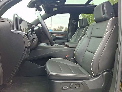Certified 2024 Cadillac Escalade Premium Luxury w/ Performance Package AWD/4WD image 13