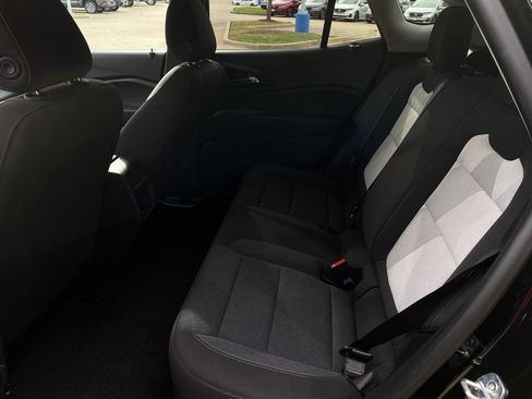 Used 2024 Chevrolet Trax LS w/ LS Convenience Package image 27