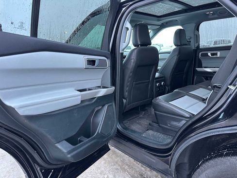Used 2024 Ford Explorer XLT w/ Equipment Group 202A image 17