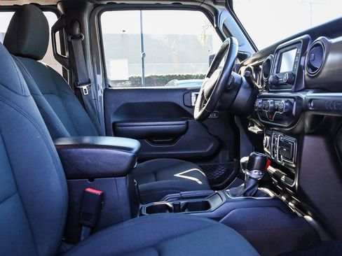 Used 2020 Jeep Wrangler Unlimited Sport S image 16