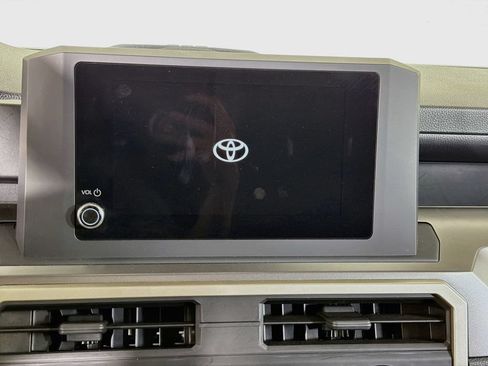 Used 2024 Toyota Tacoma TRD Sport w/ TRD Sport Upgrade Package AWD/4WD image 15