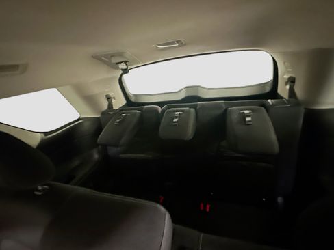Used 2025 Nissan Pathfinder SV AWD/4WD image 29