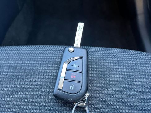 Used 2025 Toyota RAV4 LE image 22