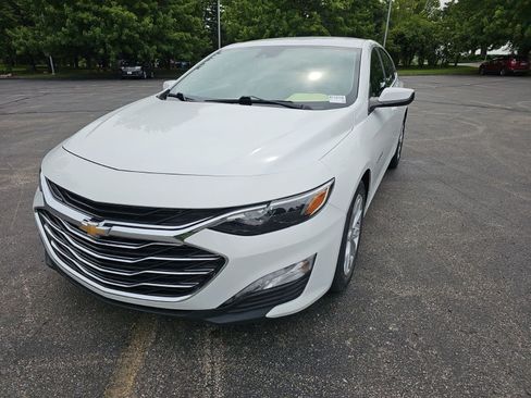 Used 2024 Chevrolet Malibu LT FWD image 2